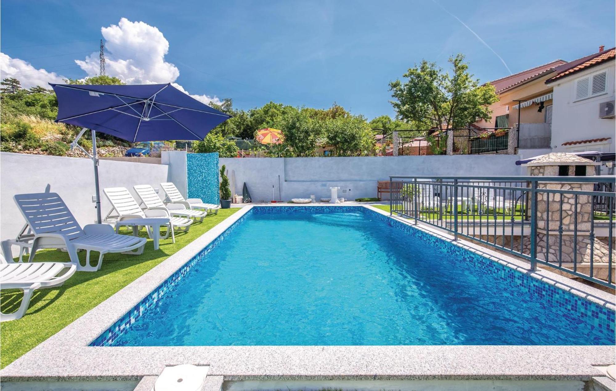 Nice Apartment In Crikvenica With Wifi Екстериор снимка
