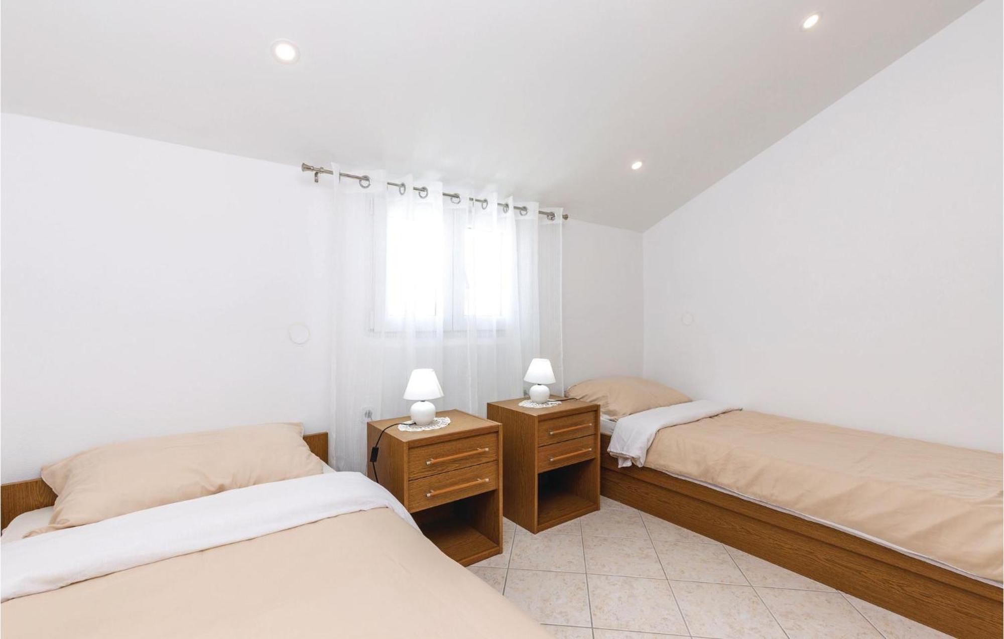 Nice Apartment In Crikvenica With Wifi Екстериор снимка