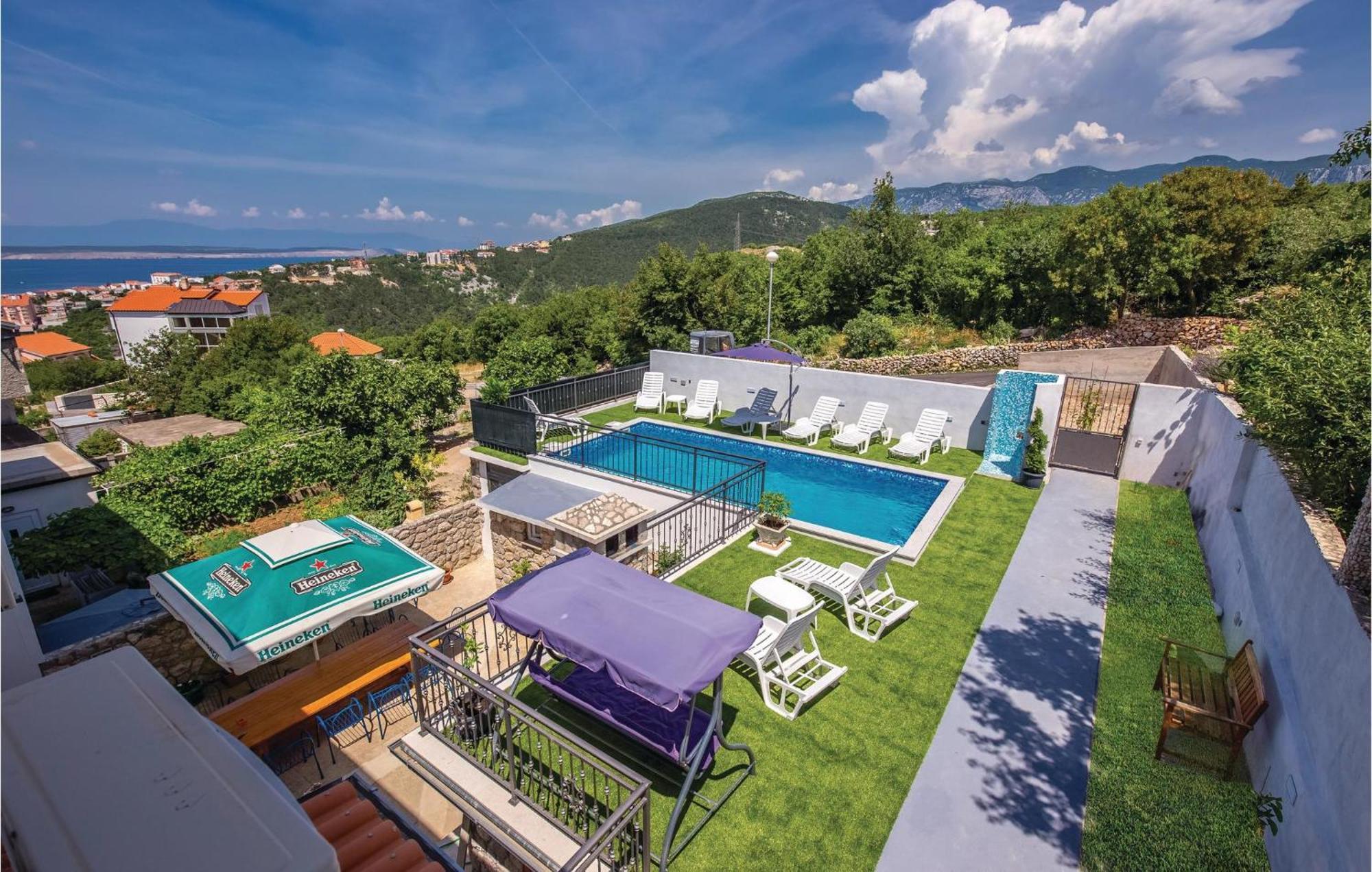 Nice Apartment In Crikvenica With Wifi Екстериор снимка